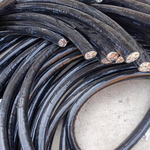 它是保护电线和电缆最常用的一种电绝缘管.因为具有绝